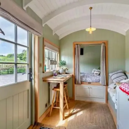 Farm View Hall Campingplads *